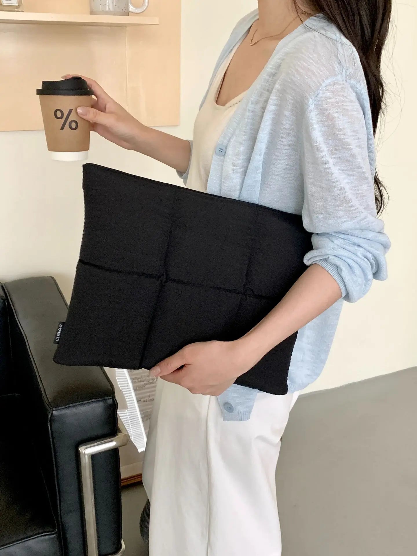 Funda Acolchada para Portátiles 13" a 15.6" – Estilo Puffer, Resistente al Agua y con Protección Antigolpes