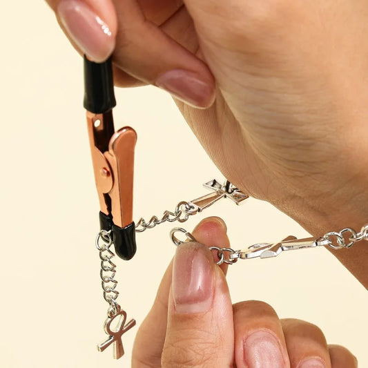 Herramienta Auxiliar para Pulseras y Joyas – Pinzas Antideslizantes de Metal con Cierre Tipo Cocodrilo